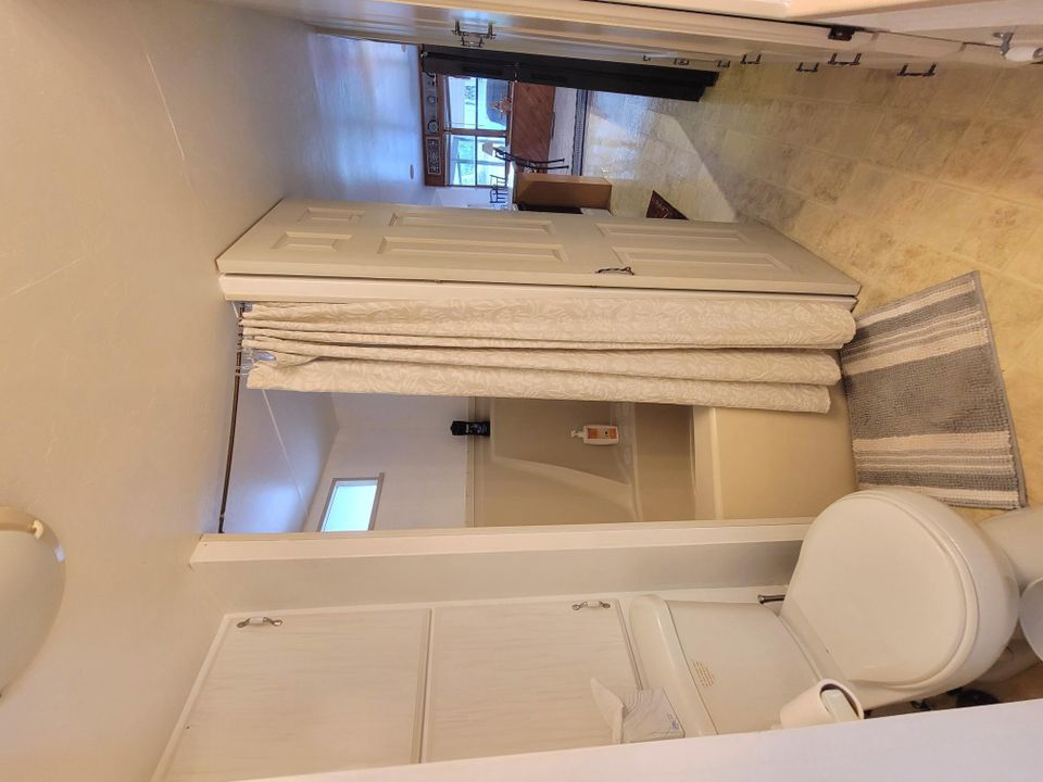 На продажу: $109,000 (1 спален, 1 ванн, 639 Квадратных фут)