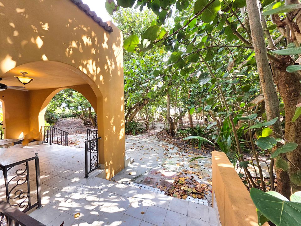 For Sale: $7,500,000 (4 beds, 4 baths, 3434 Square Feet)