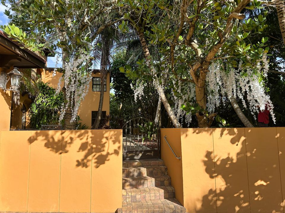 For Sale: $7,500,000 (4 beds, 4 baths, 3434 Square Feet)