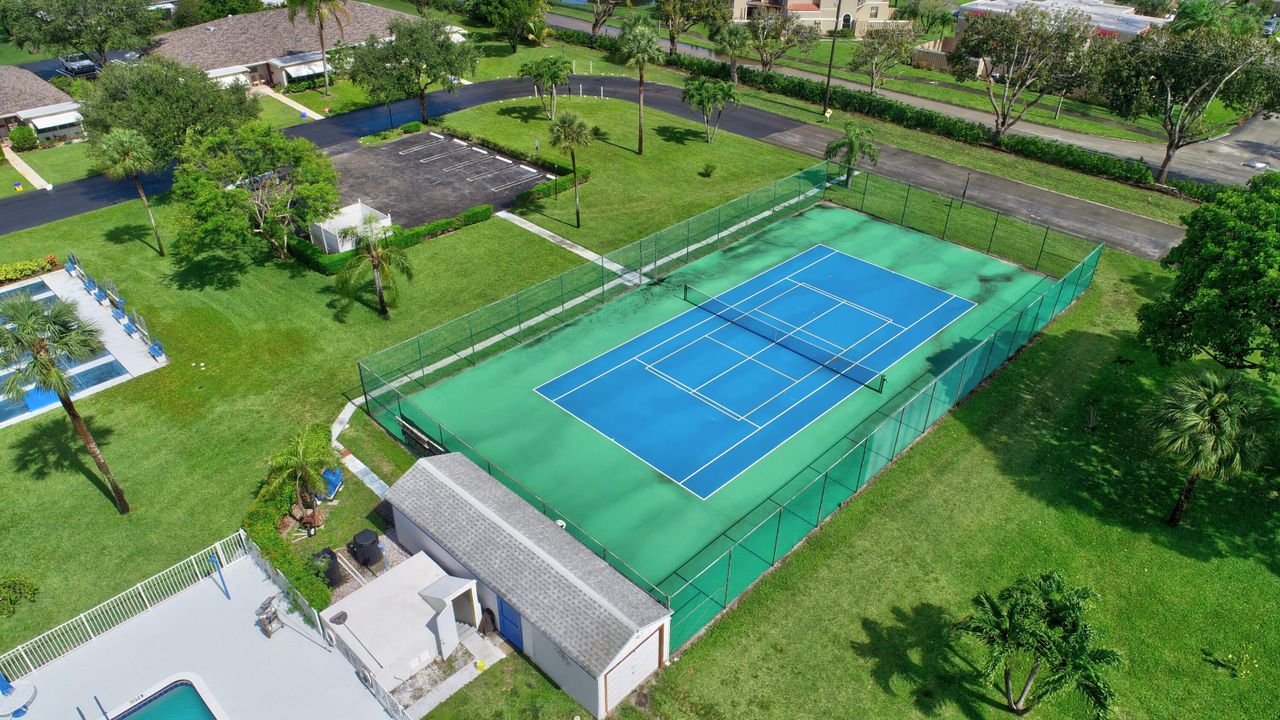 For Sale: $139,000 (1 beds, 1 baths, 1080 Square Feet)