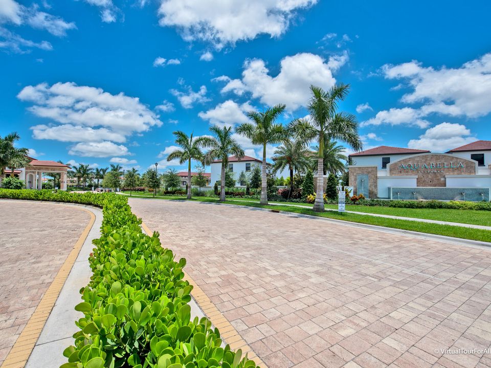 For Sale: $725,000 (4 beds, 3 baths, 2174 Square Feet)