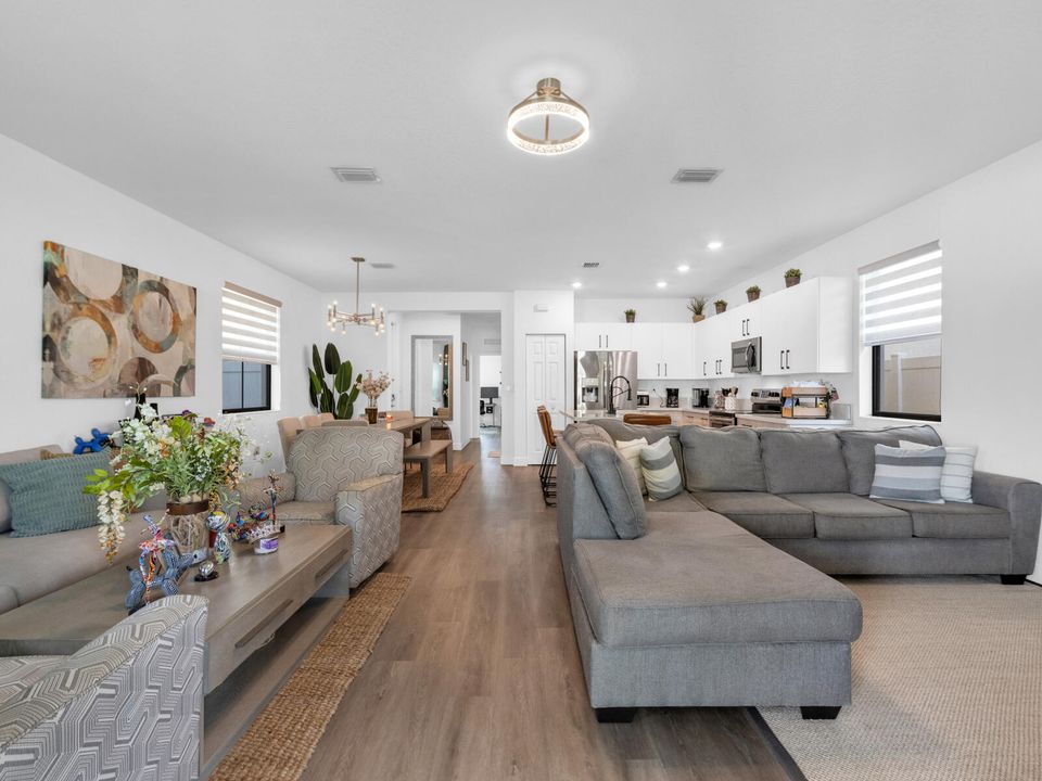 For Sale: $725,000 (4 beds, 3 baths, 2174 Square Feet)