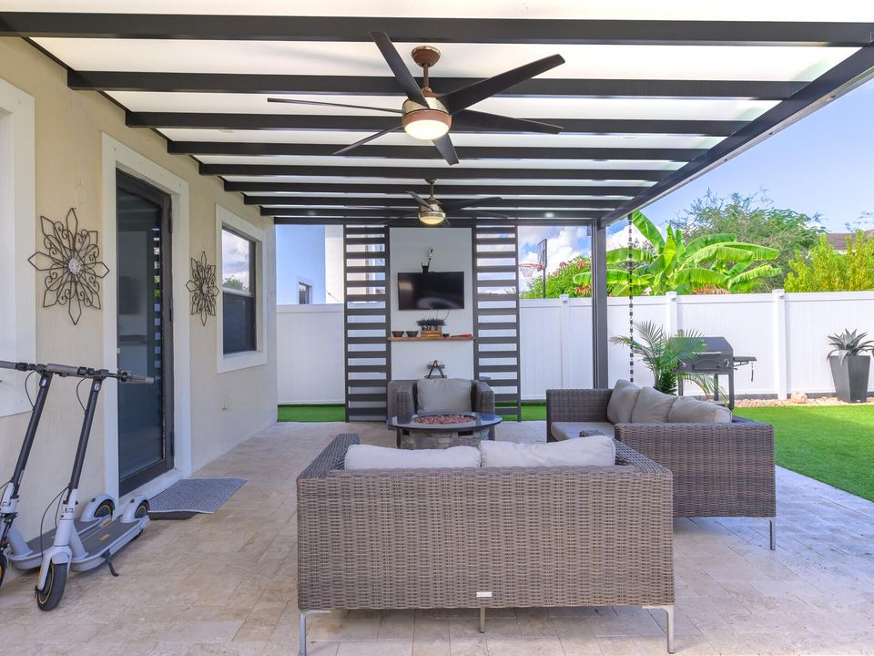 For Sale: $725,000 (4 beds, 3 baths, 2174 Square Feet)