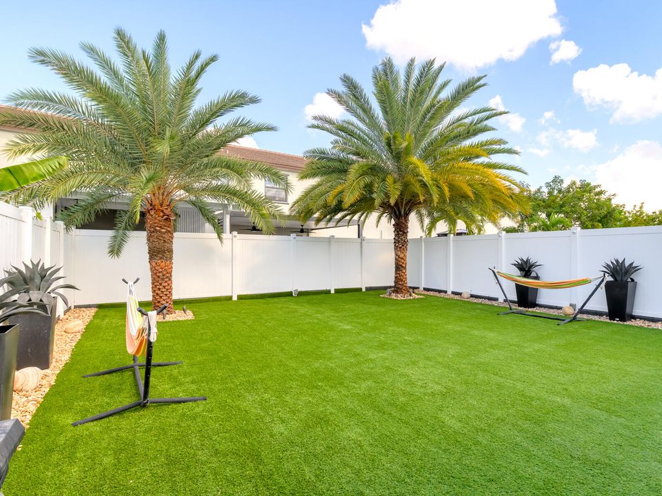 For Sale: $725,000 (4 beds, 3 baths, 2174 Square Feet)