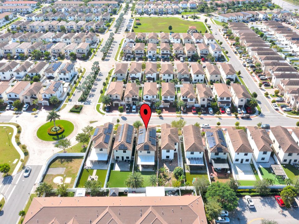 For Sale: $725,000 (4 beds, 3 baths, 2174 Square Feet)