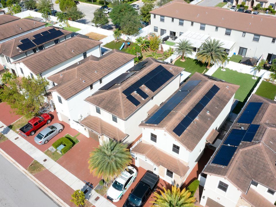 For Sale: $725,000 (4 beds, 3 baths, 2174 Square Feet)