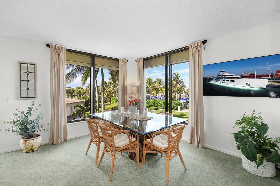 For Sale: $510,000 (2 beds, 2 baths, 1297 Square Feet)