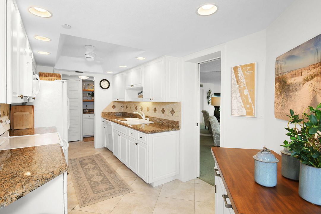 For Sale: $510,000 (2 beds, 2 baths, 1297 Square Feet)