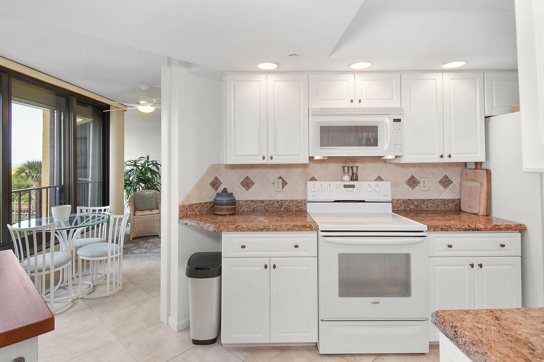 For Sale: $510,000 (2 beds, 2 baths, 1297 Square Feet)