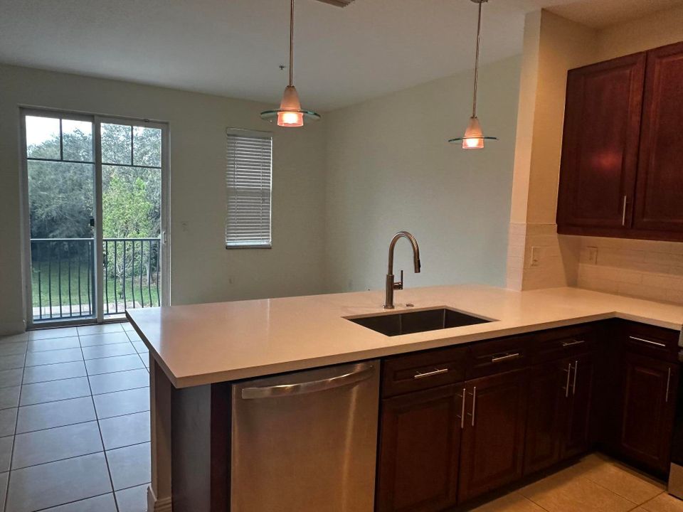 На продажу: $642,900 (3 спален, 3 ванн, 2334 Квадратных фут)