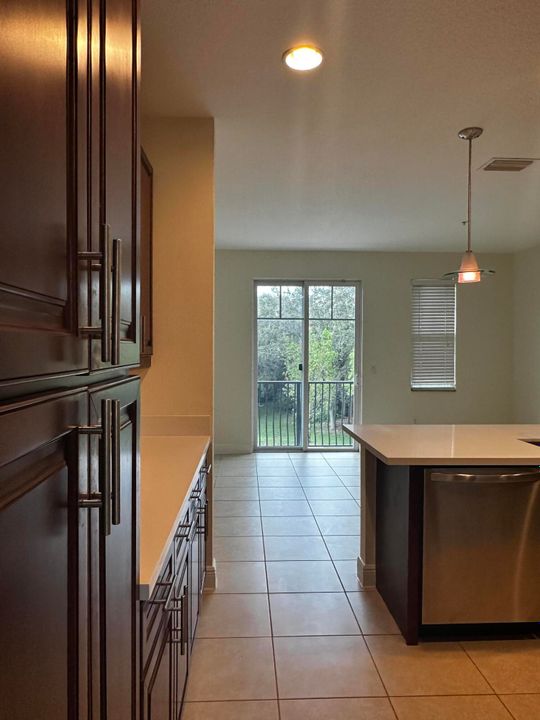 На продажу: $642,900 (3 спален, 3 ванн, 2334 Квадратных фут)