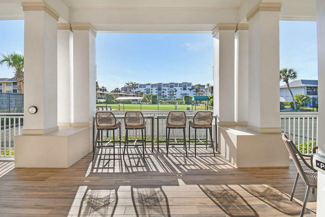 For Sale: $510,000 (2 beds, 2 baths, 1297 Square Feet)