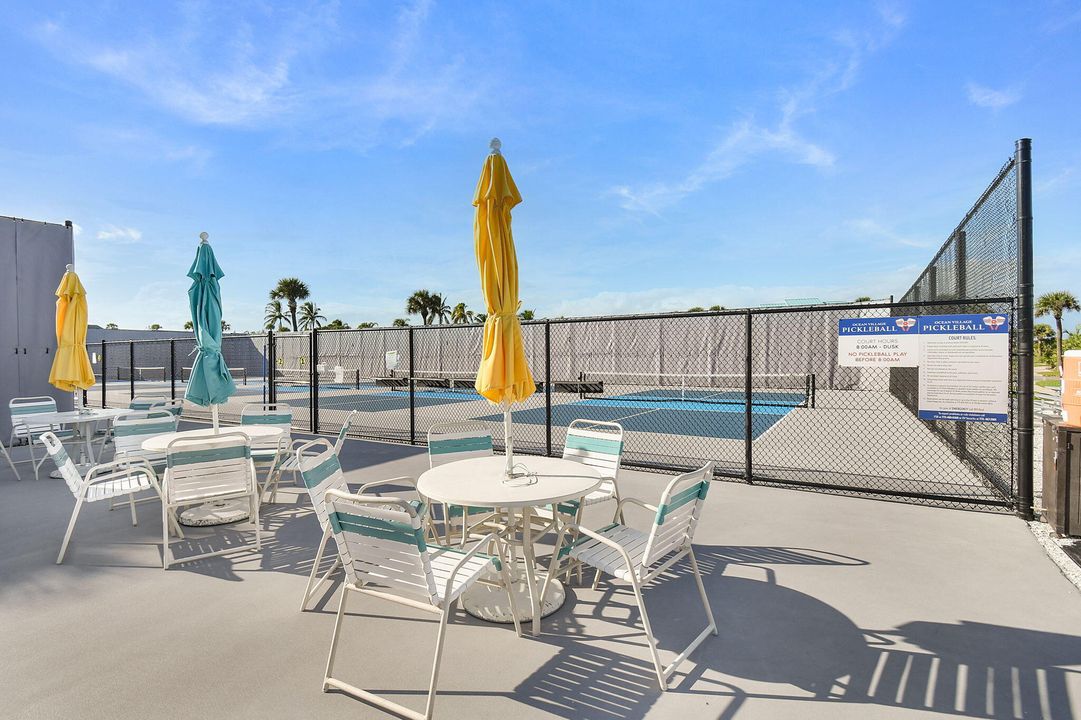 For Sale: $510,000 (2 beds, 2 baths, 1297 Square Feet)