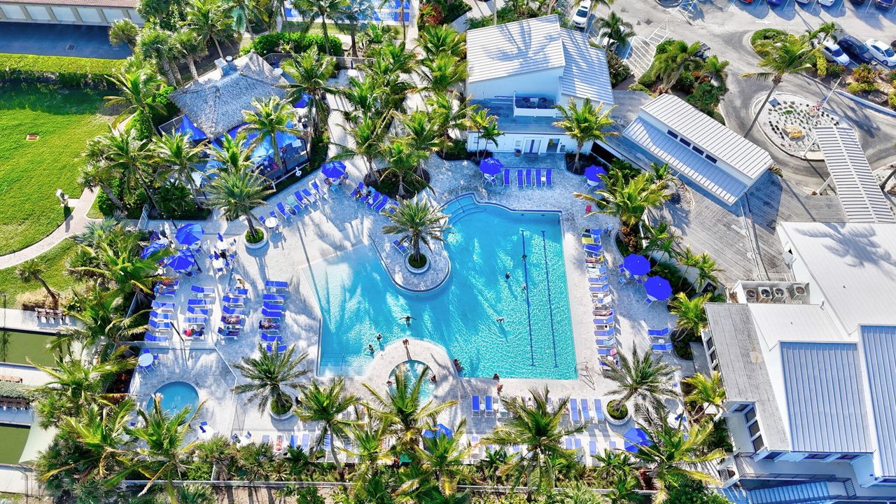 For Sale: $510,000 (2 beds, 2 baths, 1297 Square Feet)