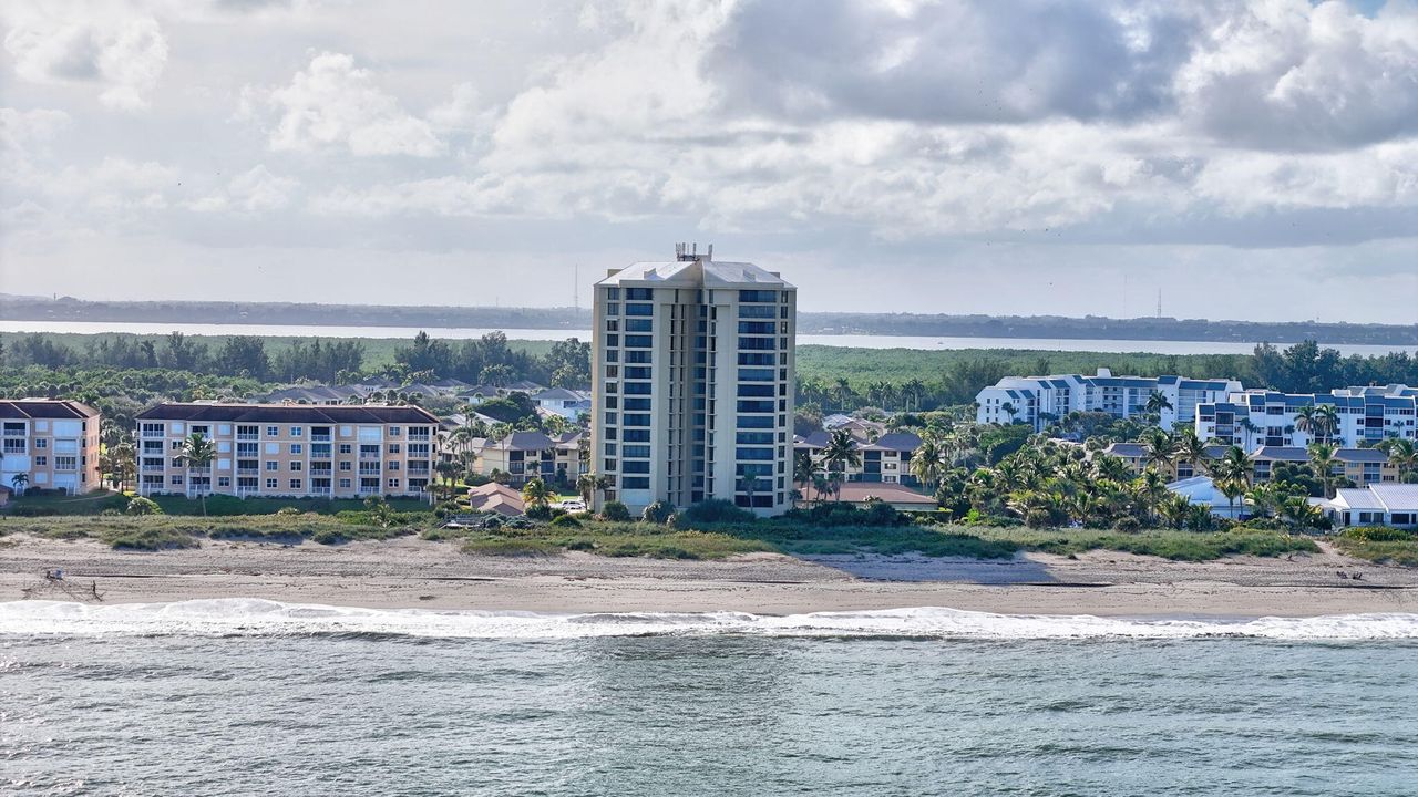 For Sale: $510,000 (2 beds, 2 baths, 1297 Square Feet)