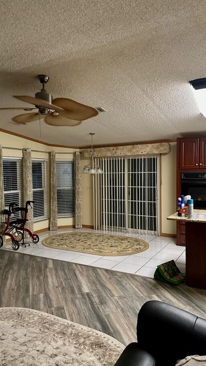 待售: $89,900 (2 贝兹, 2 浴室, 1458 平方英尺)