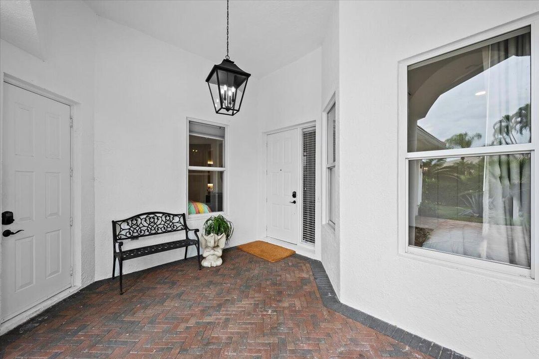 For Sale: $1,950,000 (3 beds, 3 baths, 1974 Square Feet)