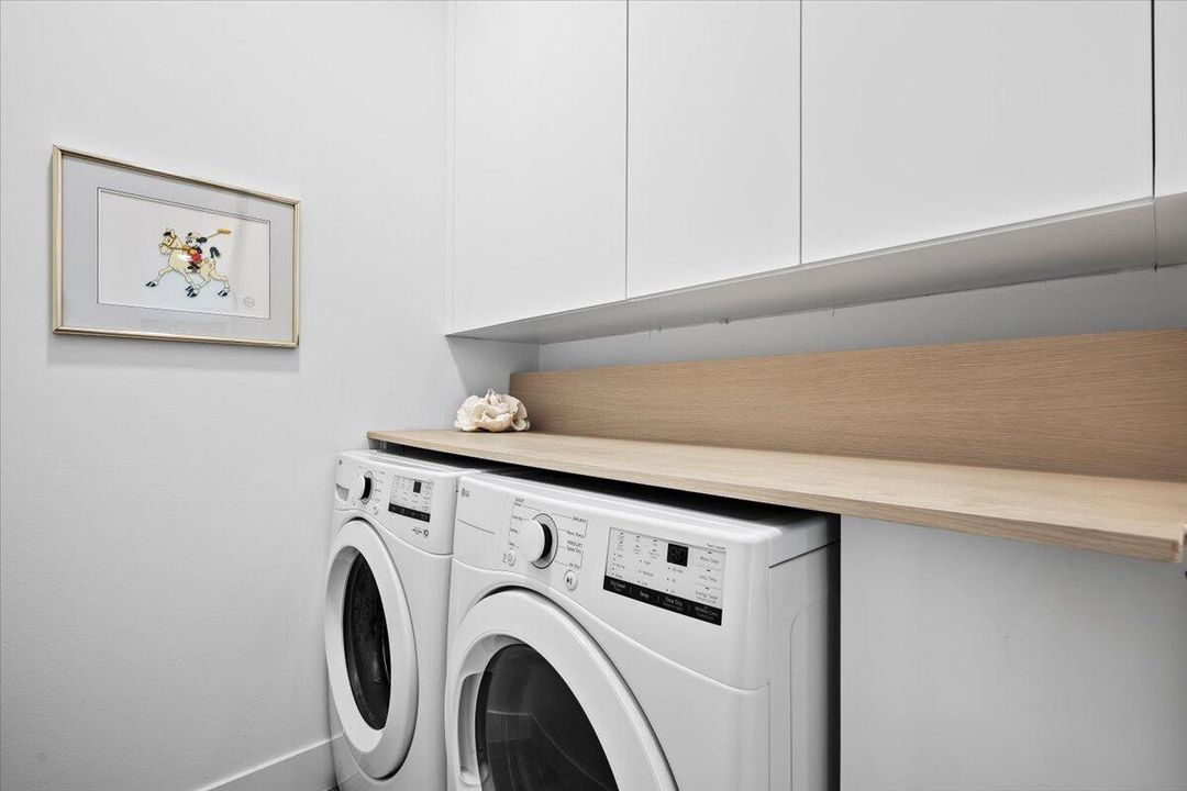 For Sale: $1,950,000 (3 beds, 3 baths, 1974 Square Feet)