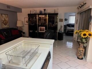 For Rent: $3,000 (2 beds, 2 baths, 1040 Square Feet)