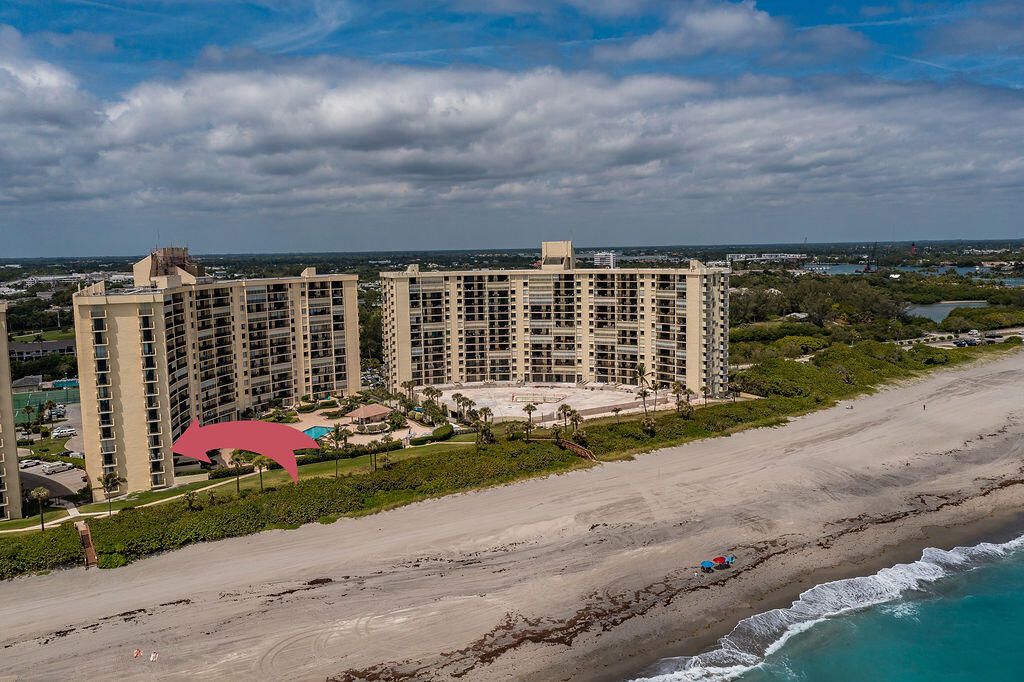 For Sale: $929,000 (2 beds, 2 baths, 1270 Square Feet)