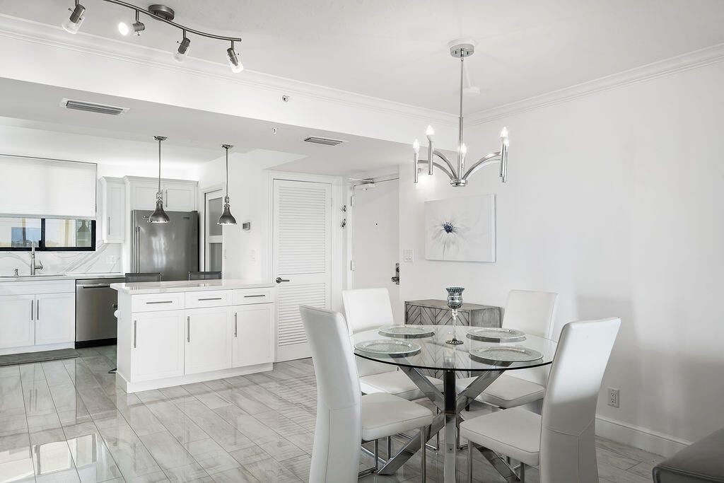 For Sale: $929,000 (2 beds, 2 baths, 1270 Square Feet)