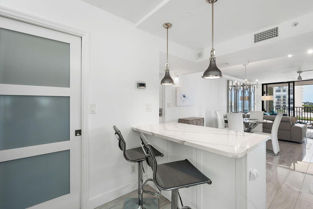 For Sale: $929,000 (2 beds, 2 baths, 1270 Square Feet)