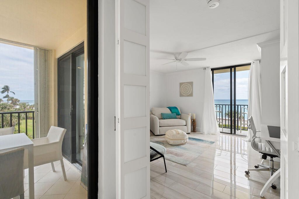 For Sale: $929,000 (2 beds, 2 baths, 1270 Square Feet)