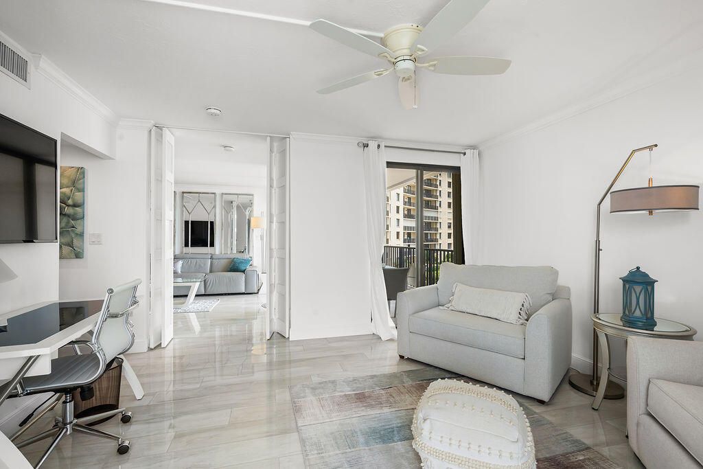 For Sale: $929,000 (2 beds, 2 baths, 1270 Square Feet)