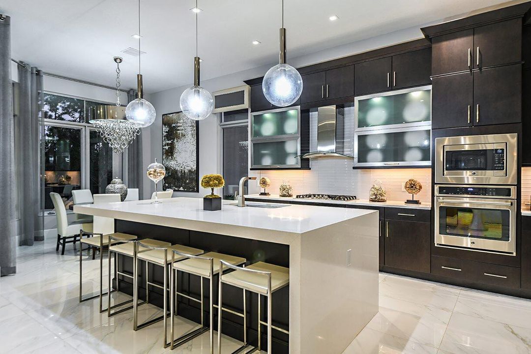 En Venta: $2,995,000 (4 camas, 4 baños, 4970 Pies cuadrados)