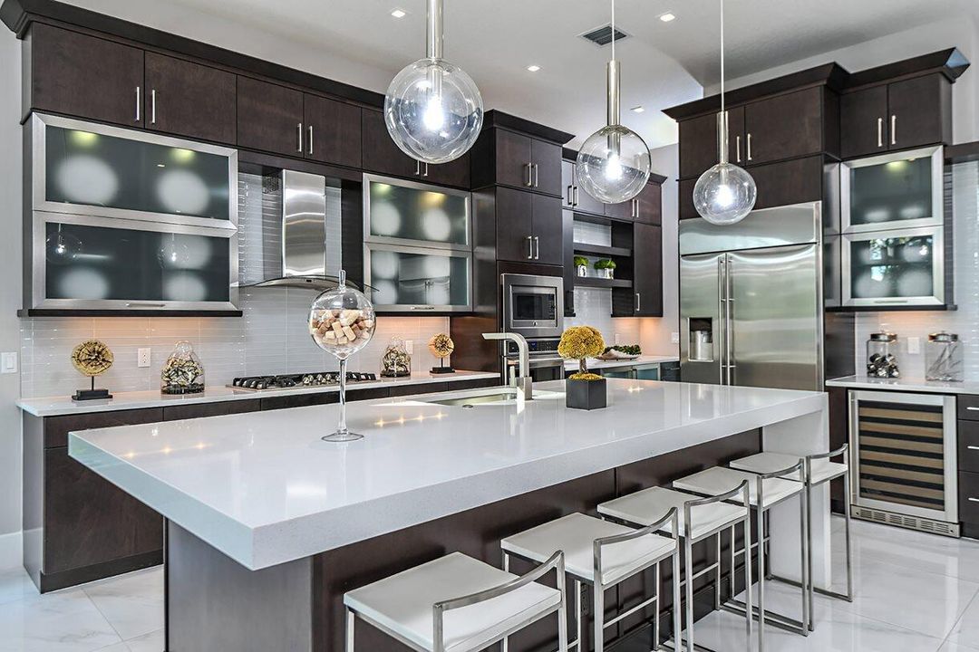 En Venta: $2,995,000 (4 camas, 4 baños, 4970 Pies cuadrados)