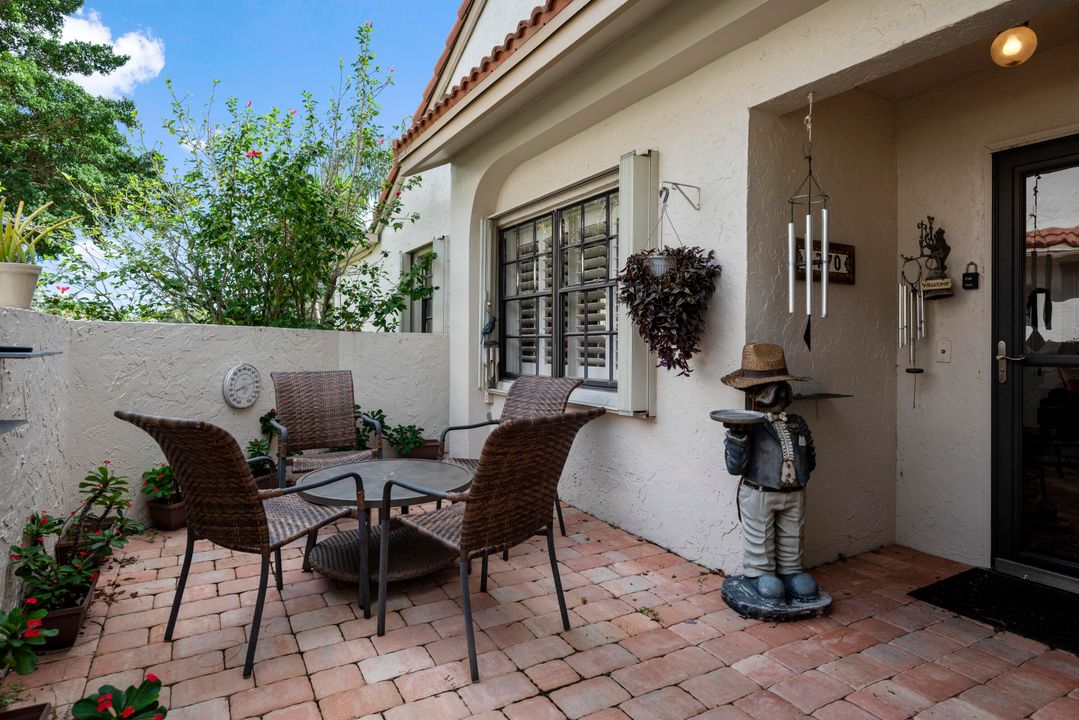 Active With Contract: $335,000 (3 beds, 2 baths, 1486 Square Feet)