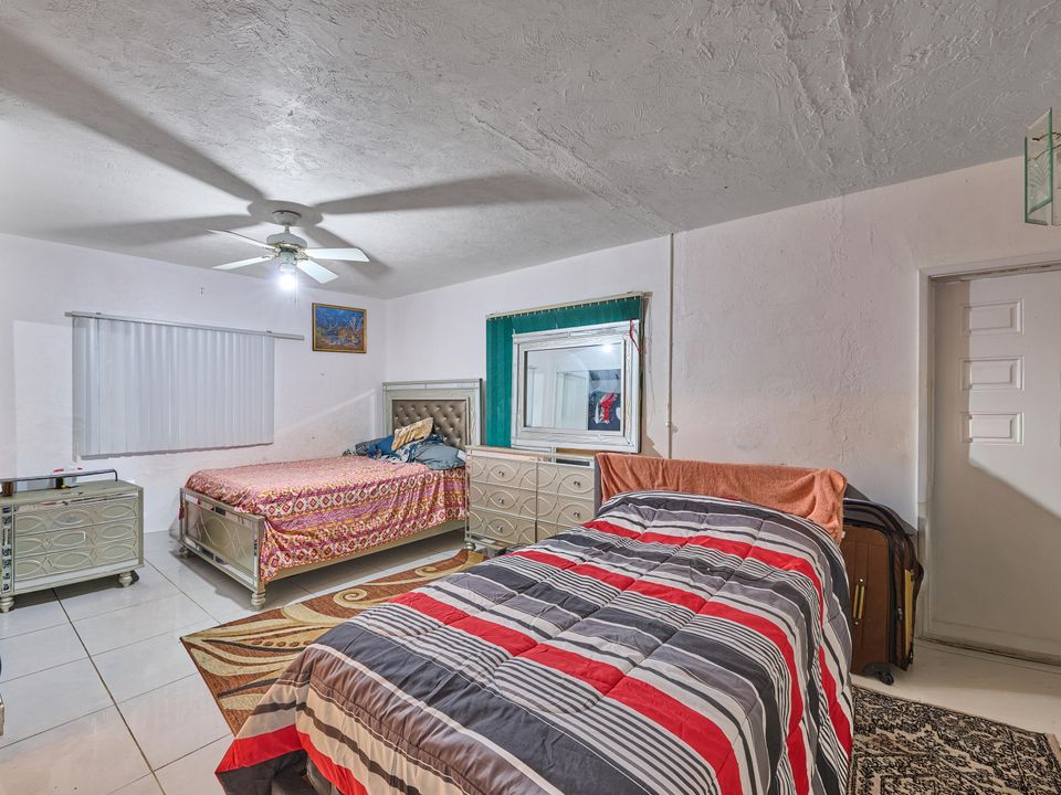 For Sale: $470,000 (4 beds, 2 baths, 2105 Square Feet)