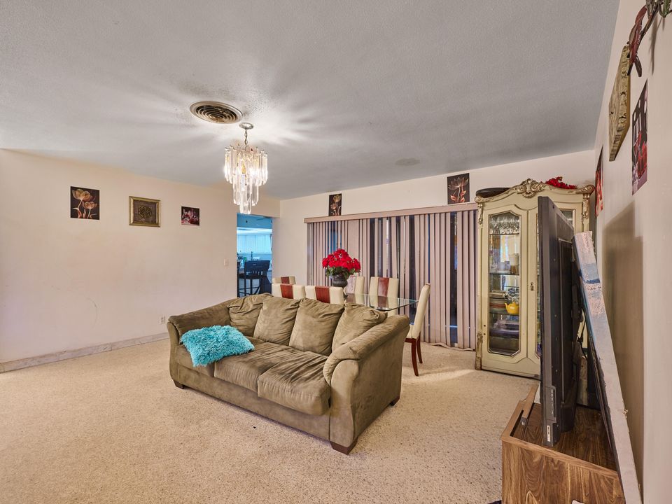 For Sale: $470,000 (4 beds, 2 baths, 2105 Square Feet)