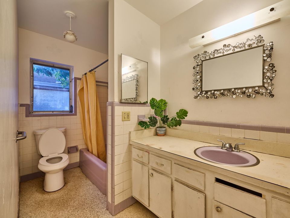 For Sale: $470,000 (4 beds, 2 baths, 2105 Square Feet)