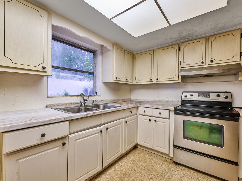 For Sale: $470,000 (4 beds, 2 baths, 2105 Square Feet)