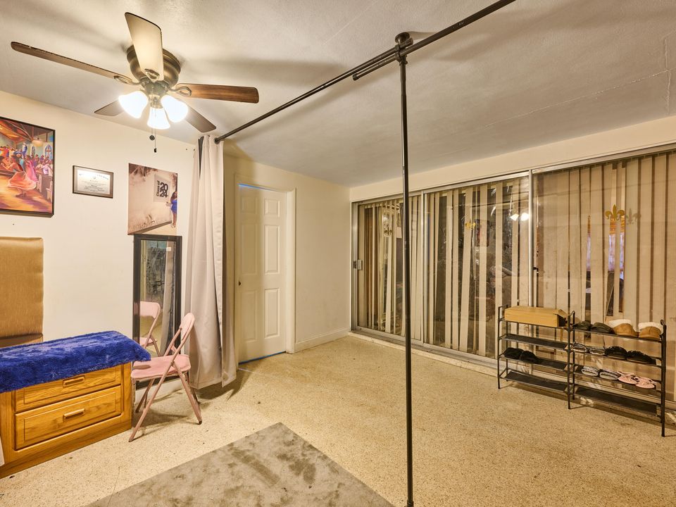 For Sale: $470,000 (4 beds, 2 baths, 2105 Square Feet)