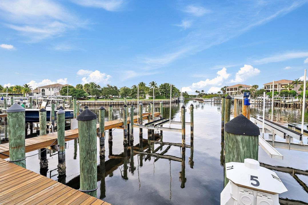 待售: $2,800,000 (3 贝兹, 2 浴室, 2474 平方英尺)