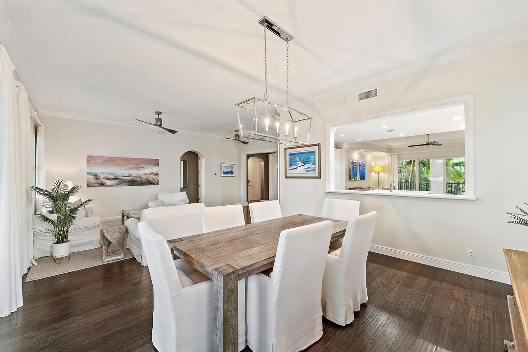 待售: $2,800,000 (3 贝兹, 2 浴室, 2474 平方英尺)