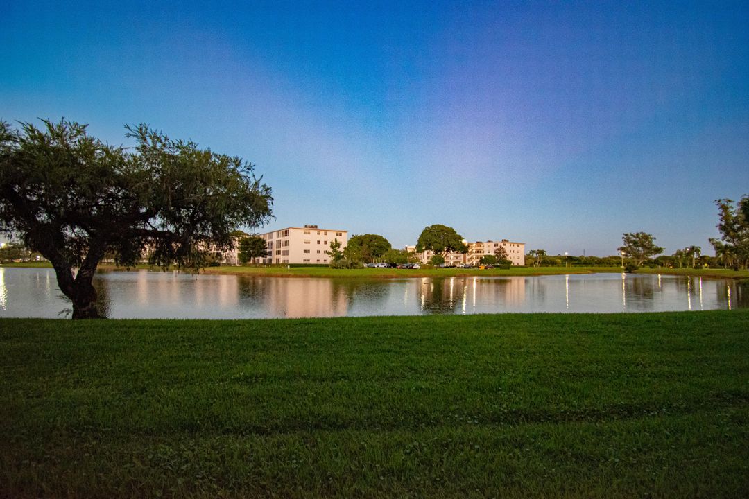 待售: $118,000 (2 贝兹, 1 浴室, 861 平方英尺)