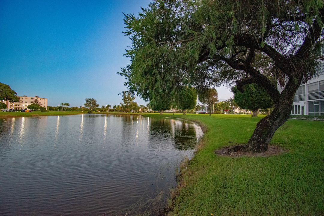 待售: $118,000 (2 贝兹, 1 浴室, 861 平方英尺)