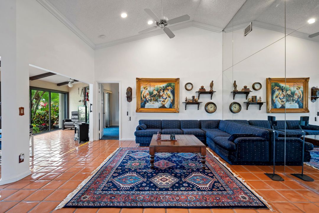 Active With Contract: $335,000 (3 beds, 2 baths, 1486 Square Feet)