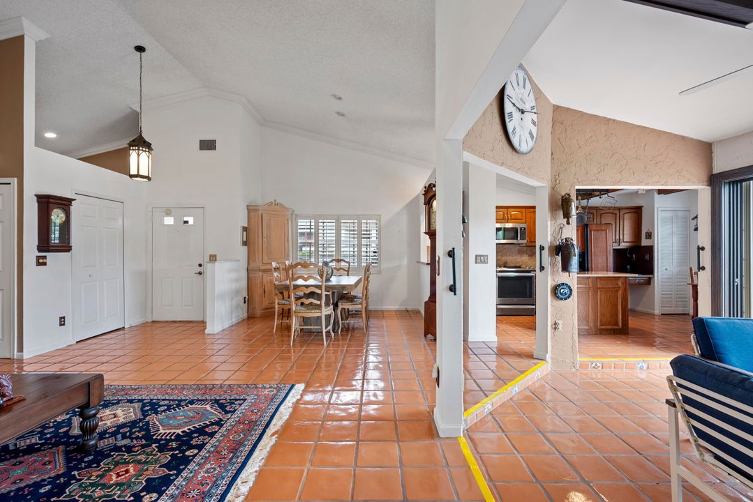 Active With Contract: $335,000 (3 beds, 2 baths, 1486 Square Feet)