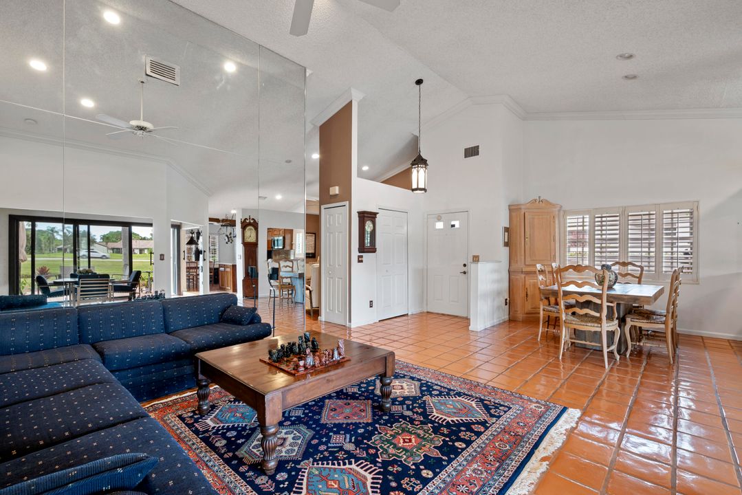 Active With Contract: $335,000 (3 beds, 2 baths, 1486 Square Feet)