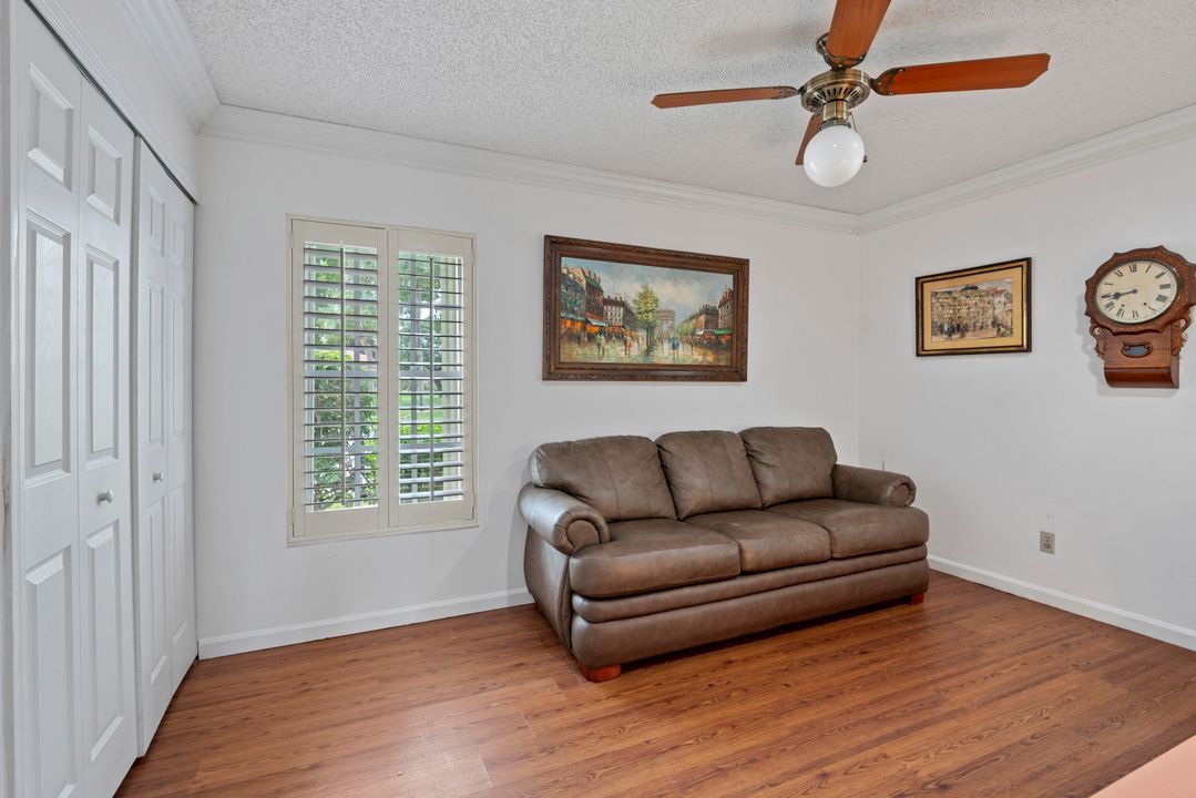 Active With Contract: $335,000 (3 beds, 2 baths, 1486 Square Feet)