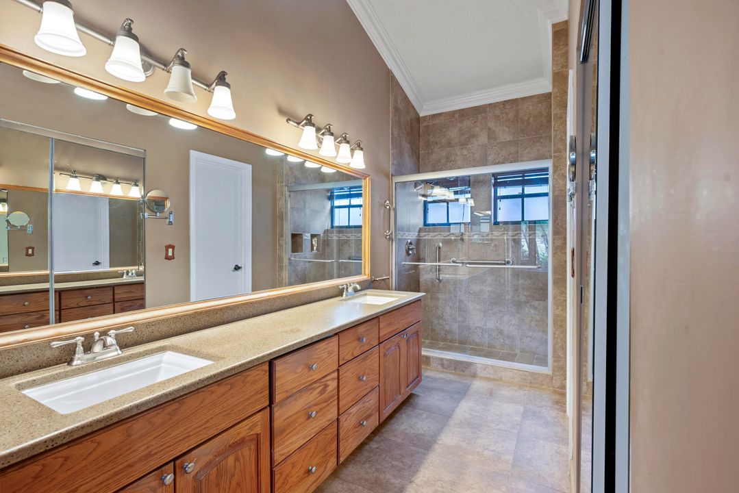 Active With Contract: $335,000 (3 beds, 2 baths, 1486 Square Feet)