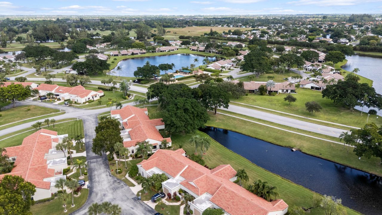 Active With Contract: $335,000 (3 beds, 2 baths, 1486 Square Feet)