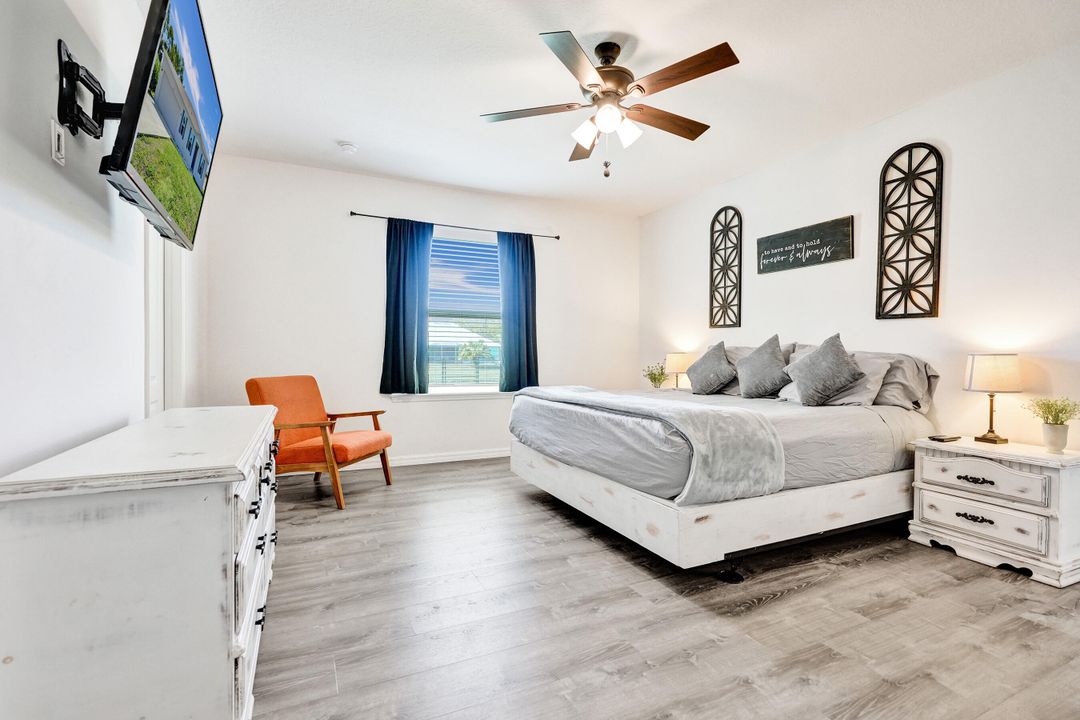 For Sale: $455,000 (4 beds, 2 baths, 2059 Square Feet)