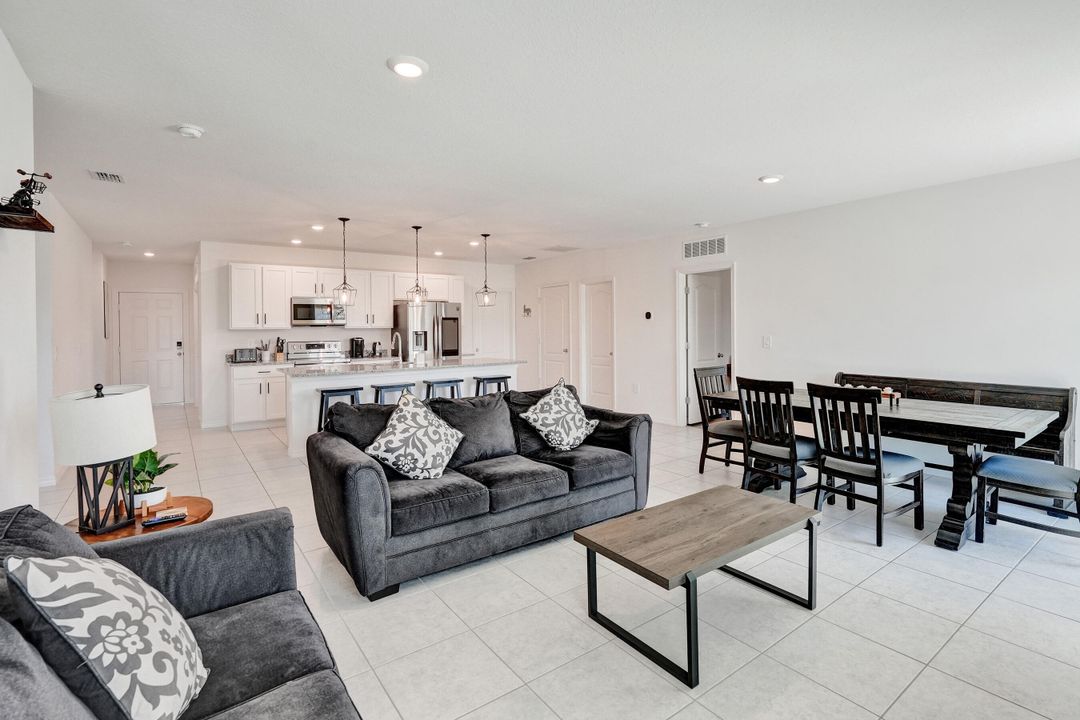 For Sale: $455,000 (4 beds, 2 baths, 2059 Square Feet)