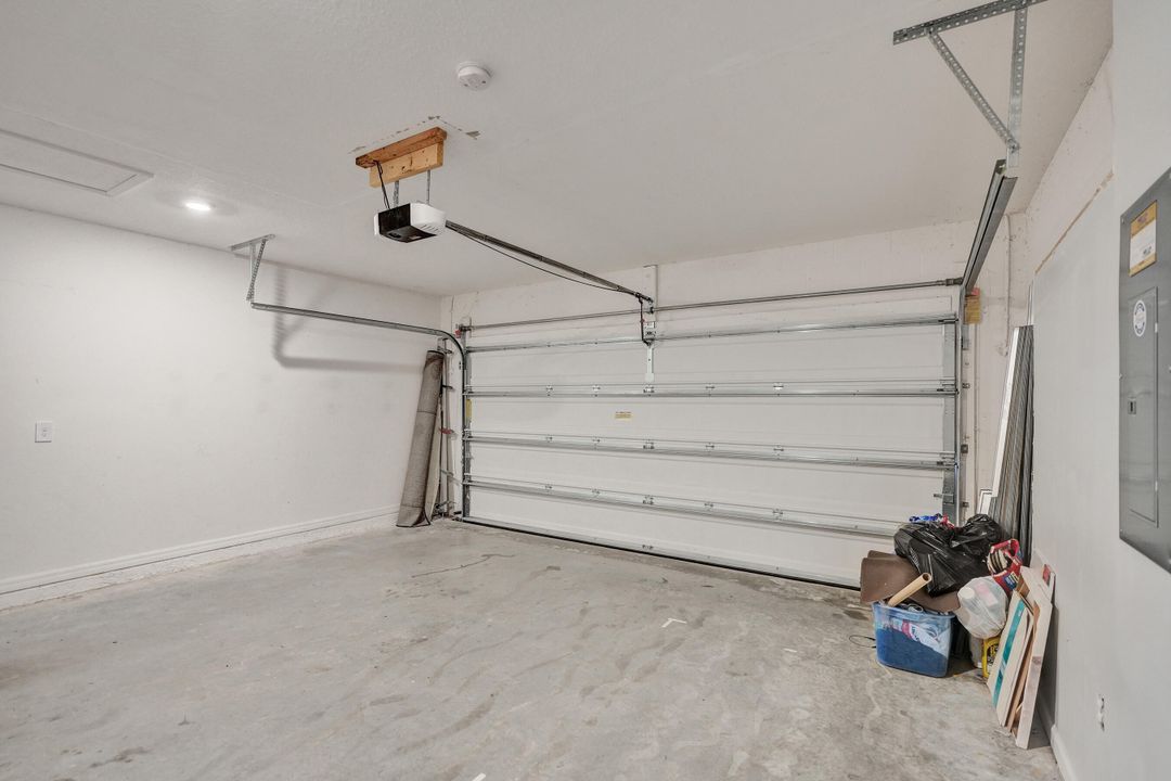 For Sale: $455,000 (4 beds, 2 baths, 2059 Square Feet)