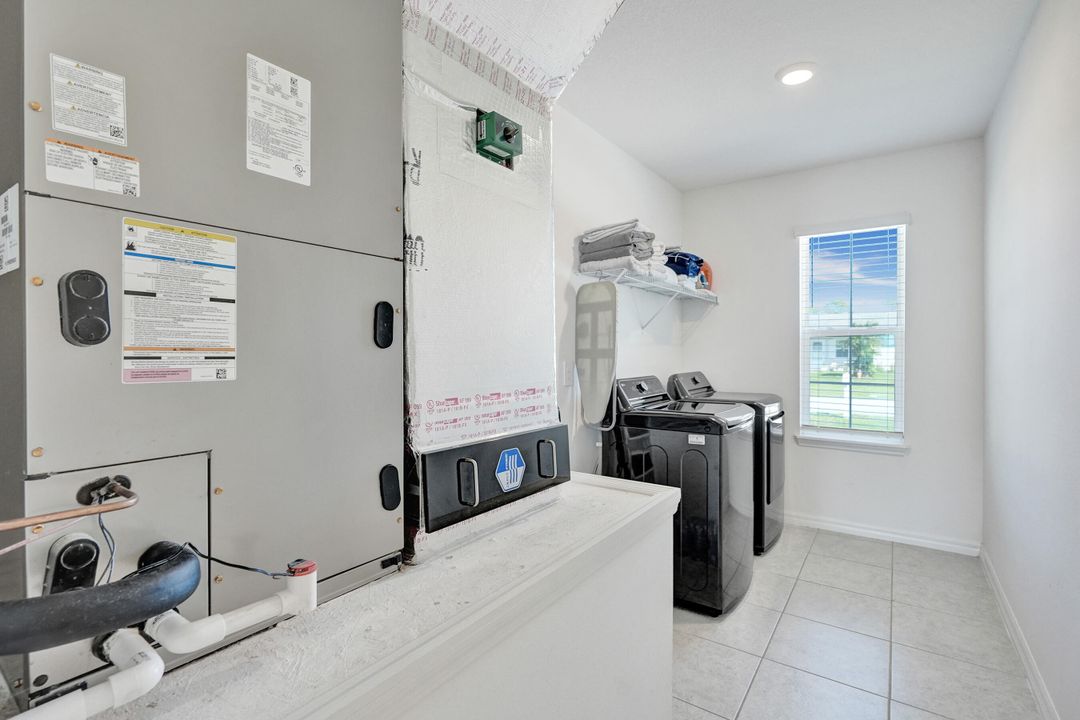 For Sale: $455,000 (4 beds, 2 baths, 2059 Square Feet)